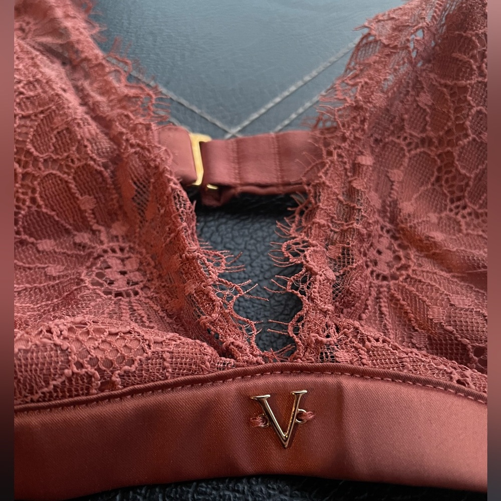 VICTORIA’S SECRET Very Sexy Lace & Satin Bralette - Coral